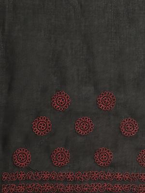 floral motifs chikankari saree with blouse - 17522313 - Standard Image - 4