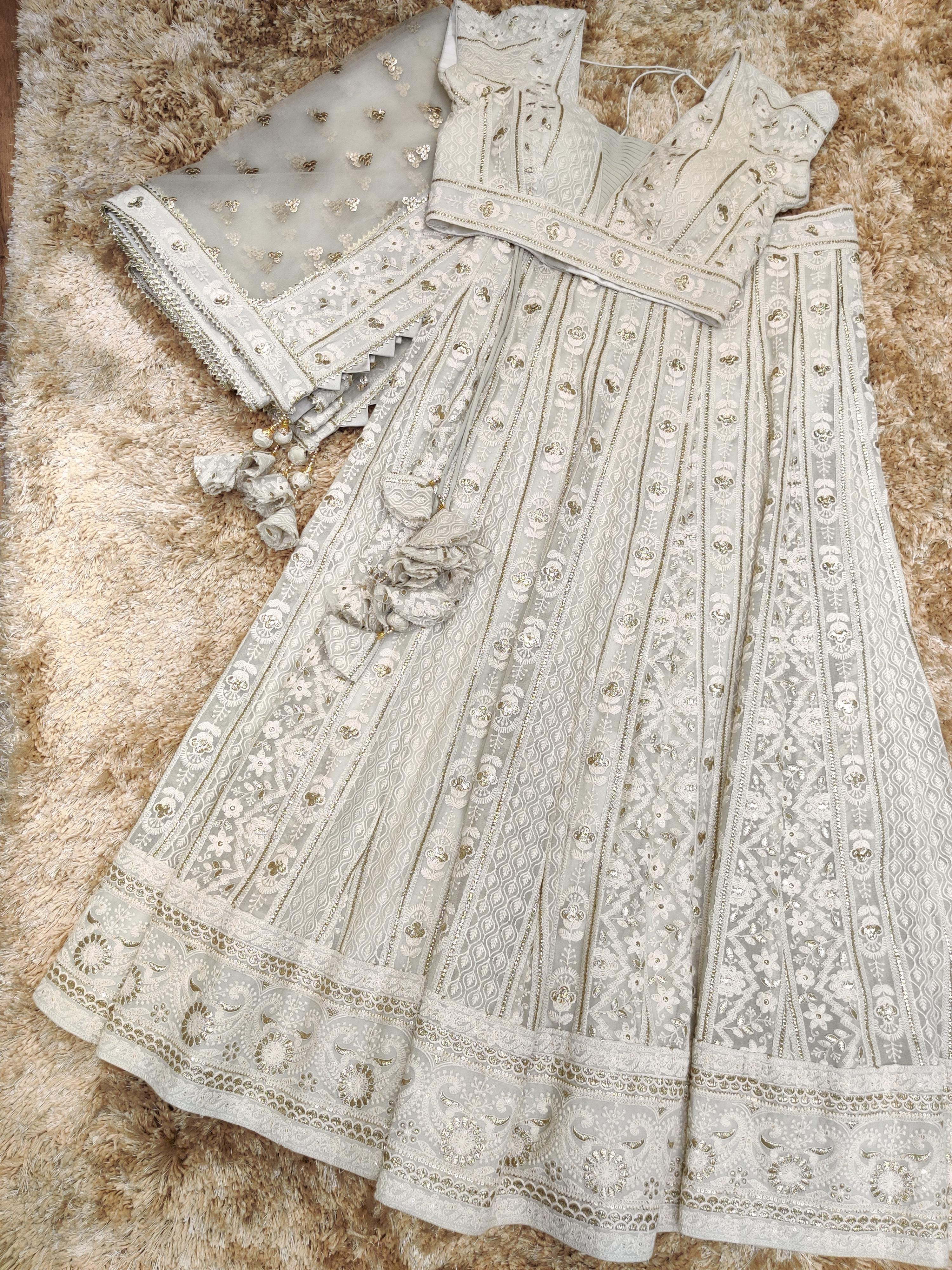 grey embroidered lehenga - 17522493 - Zoom Image - 1