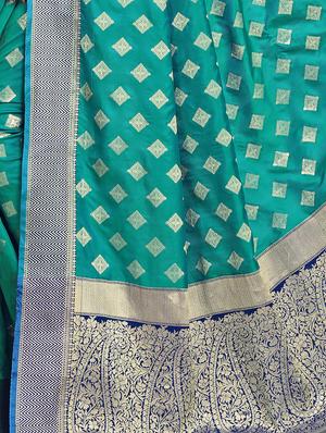 geometrical kanjivaram saree with blouse - 17523140 - Standard Image - 4