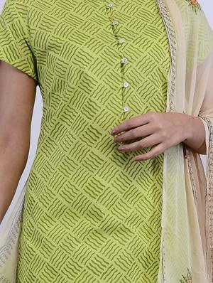 printed suit set - 17525243 - Standard Image - 4