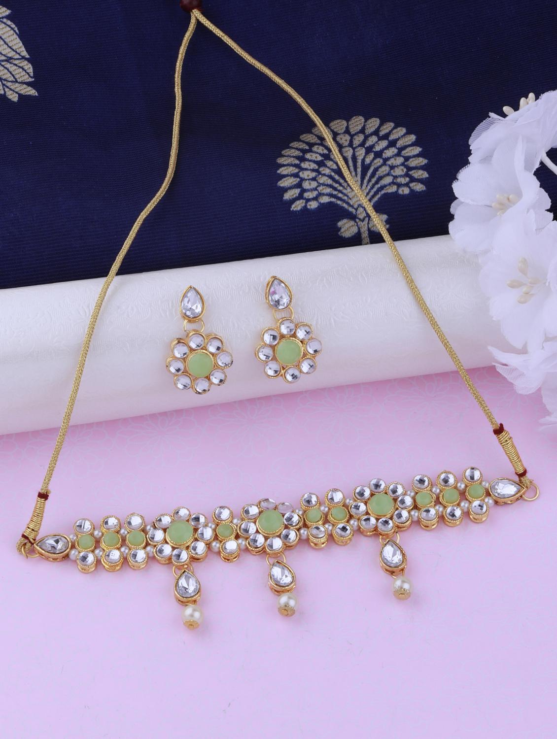 green metal choker and earring - 17527507 - Zoom Image - 2
