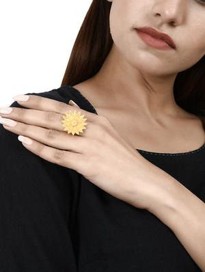 gold brass finger ring - 17527602 - Standard Image - 4