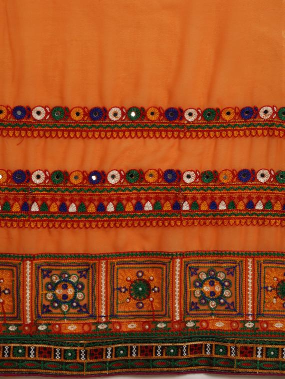 bandhani half and half saree with blouse - 17528618 - Zoom Image - 5