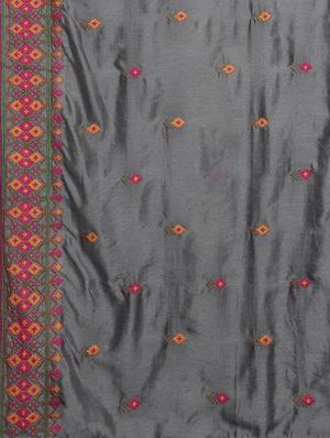 embroidered bordered saree with blouse - 17528647 - Standard Image - 4