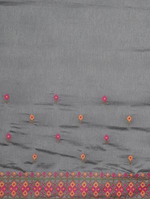 embroidered bordered saree with blouse - 17528647 - Standard Image - 5