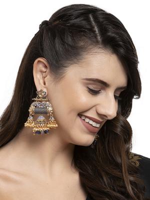 gold metal drop earring - 17531233 - Standard Image - 4