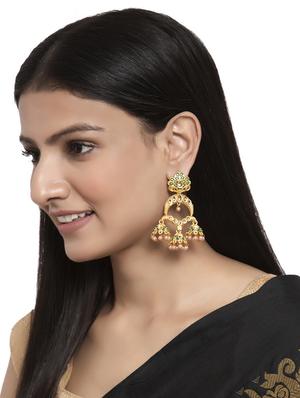 gold metal jhumka earring - 17531252 - Standard Image - 4