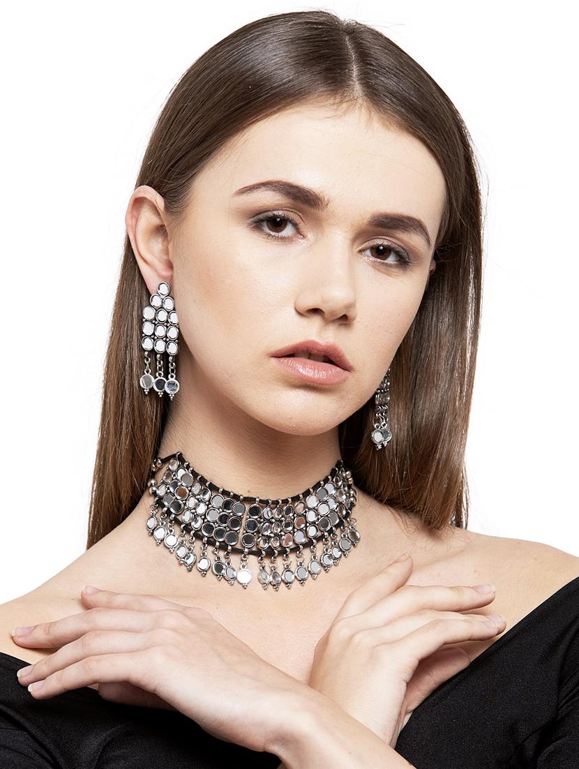 silver brass necklaces and earring - 17534170 - Zoom Image - 5