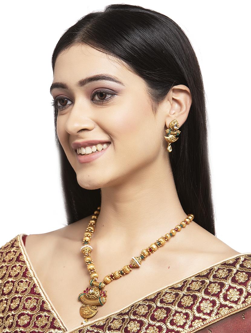 gold metal necklaces and earring - 17534199 - Zoom Image - 5