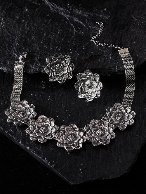 silver brass necklaces and earring - 17534205 - Standard Image - 1