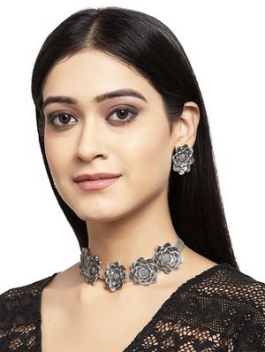 silver brass necklaces and earring - 17534205 - Standard Image - 4