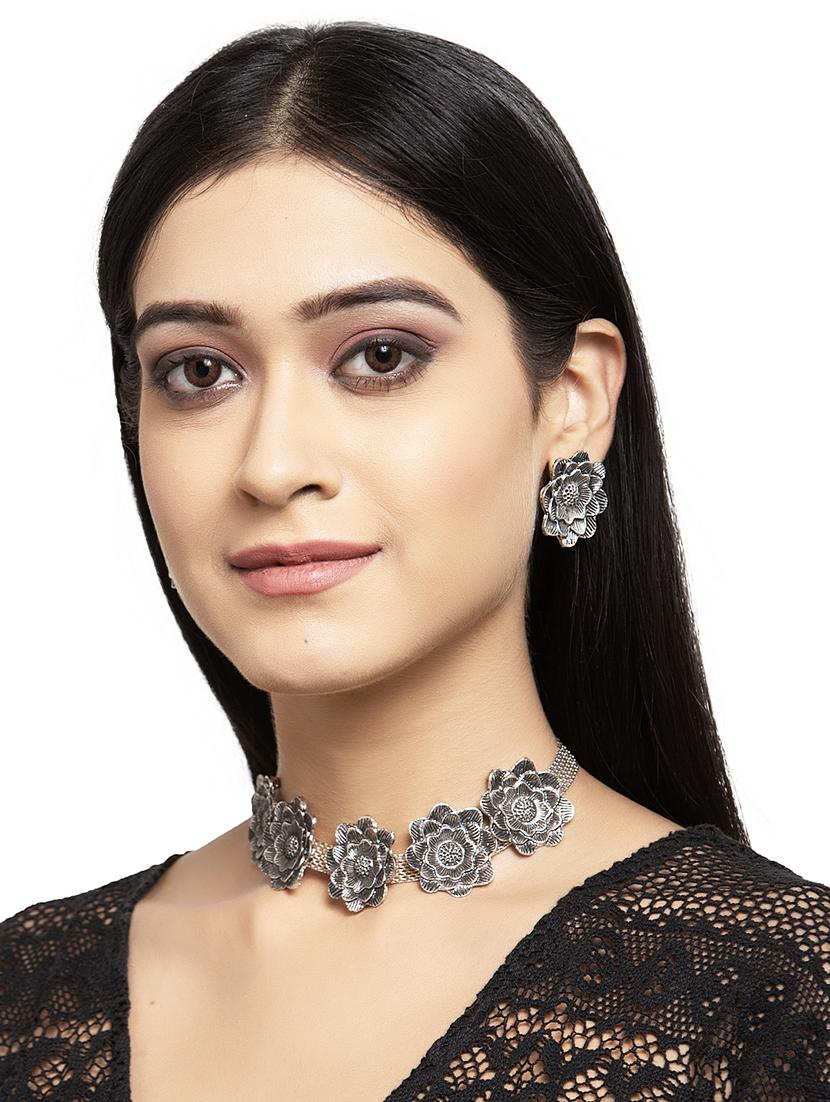 silver brass necklaces and earring - 17534205 - Zoom Image - 4