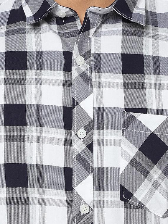 white checkered casual shirt - 17535759 - Zoom Image - 5