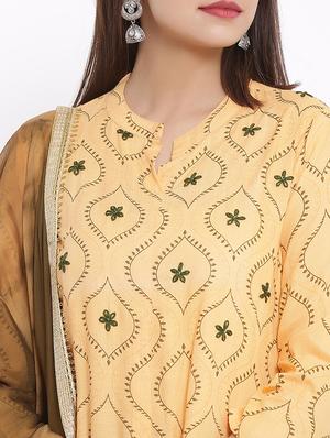 printed suit set - 17535857 - Standard Image - 4