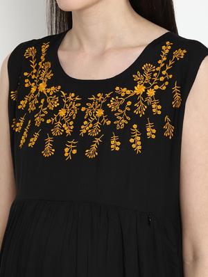 black viscose maternity wear - 17535888 - Standard Image - 4