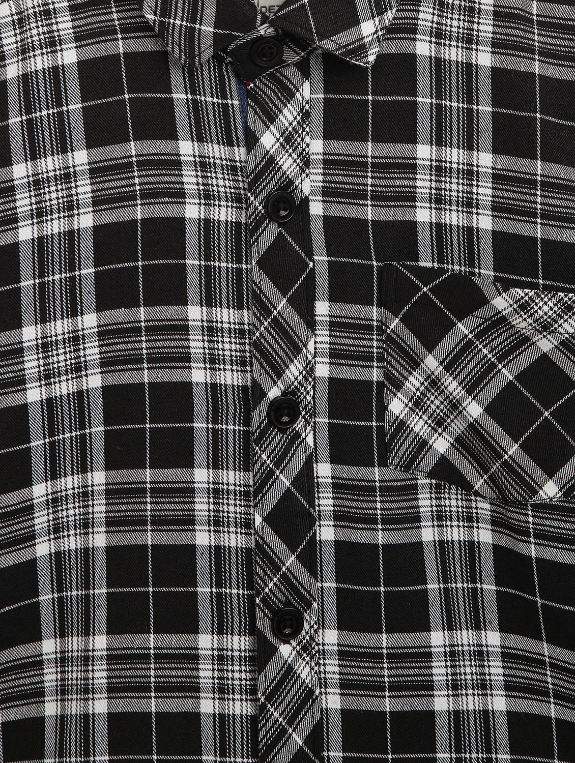 black checkered shirt - 17536713 - Zoom Image - 4