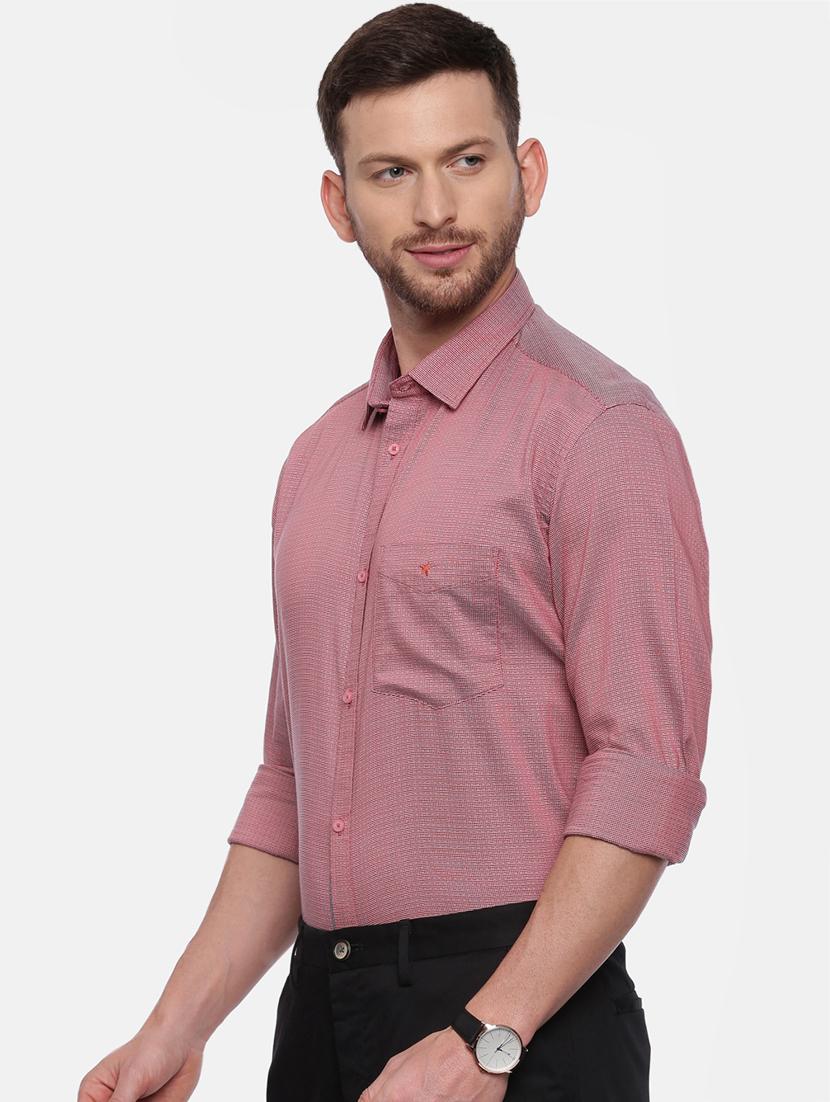 red self design casual shirt - 17537573 - Zoom Image - 2