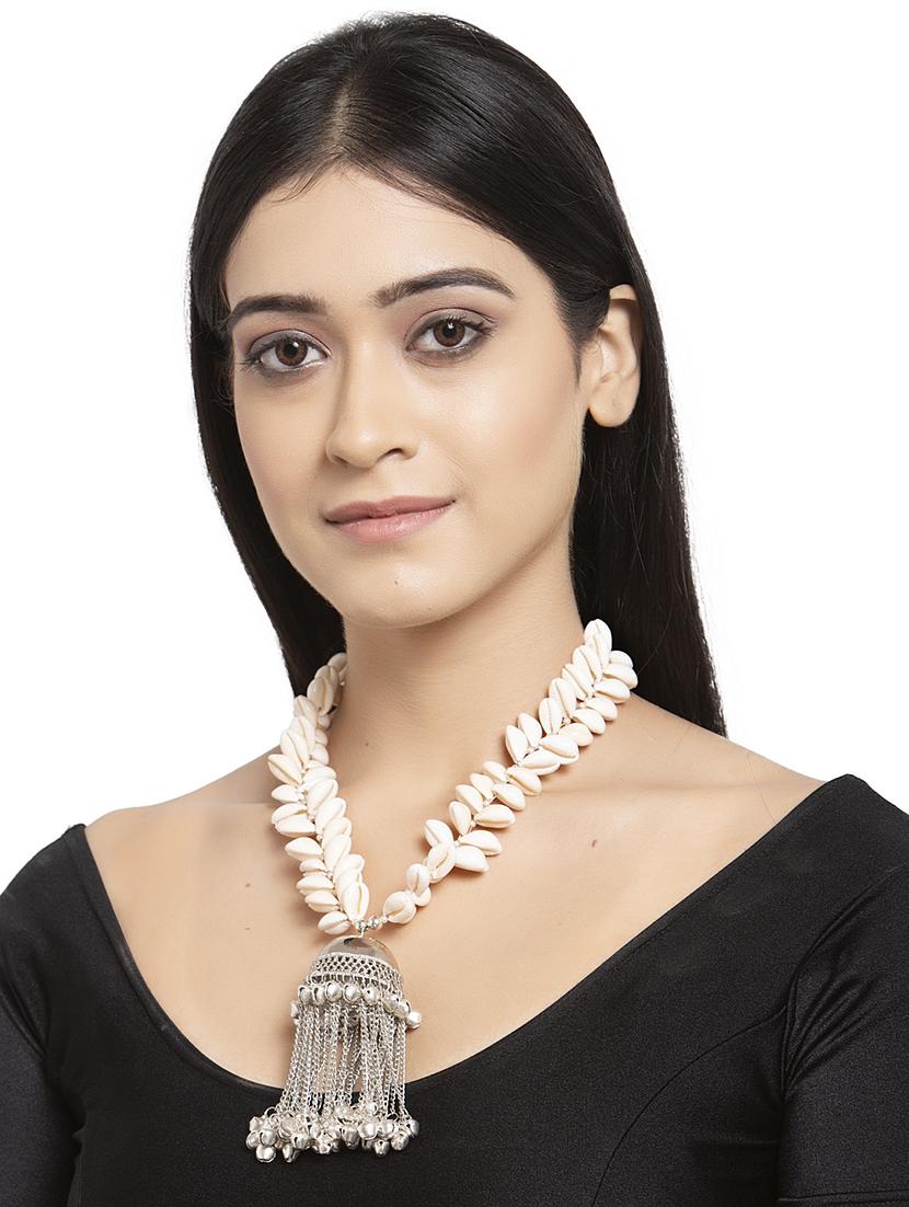 silver brass short necklace - 17537836 - Zoom Image - 4