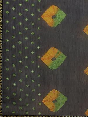 bandhani printed saree with blouse - 17539190 - Standard Image - 4