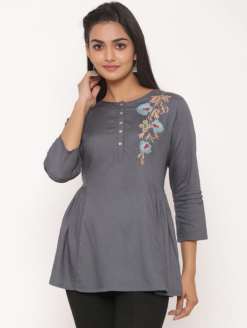 solid a-line kurti - 17539821 - Standard Image - 1