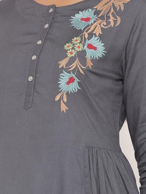 solid a-line kurti - 17539821 - Standard Image - 5
