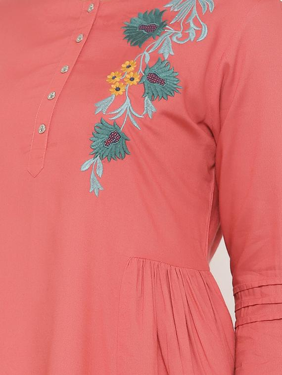 round neck embroidered tunic - 17539822 - Zoom Image - 5