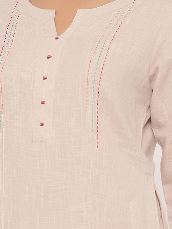 solid straight kurta - 17539831 - Zoom Image - 4