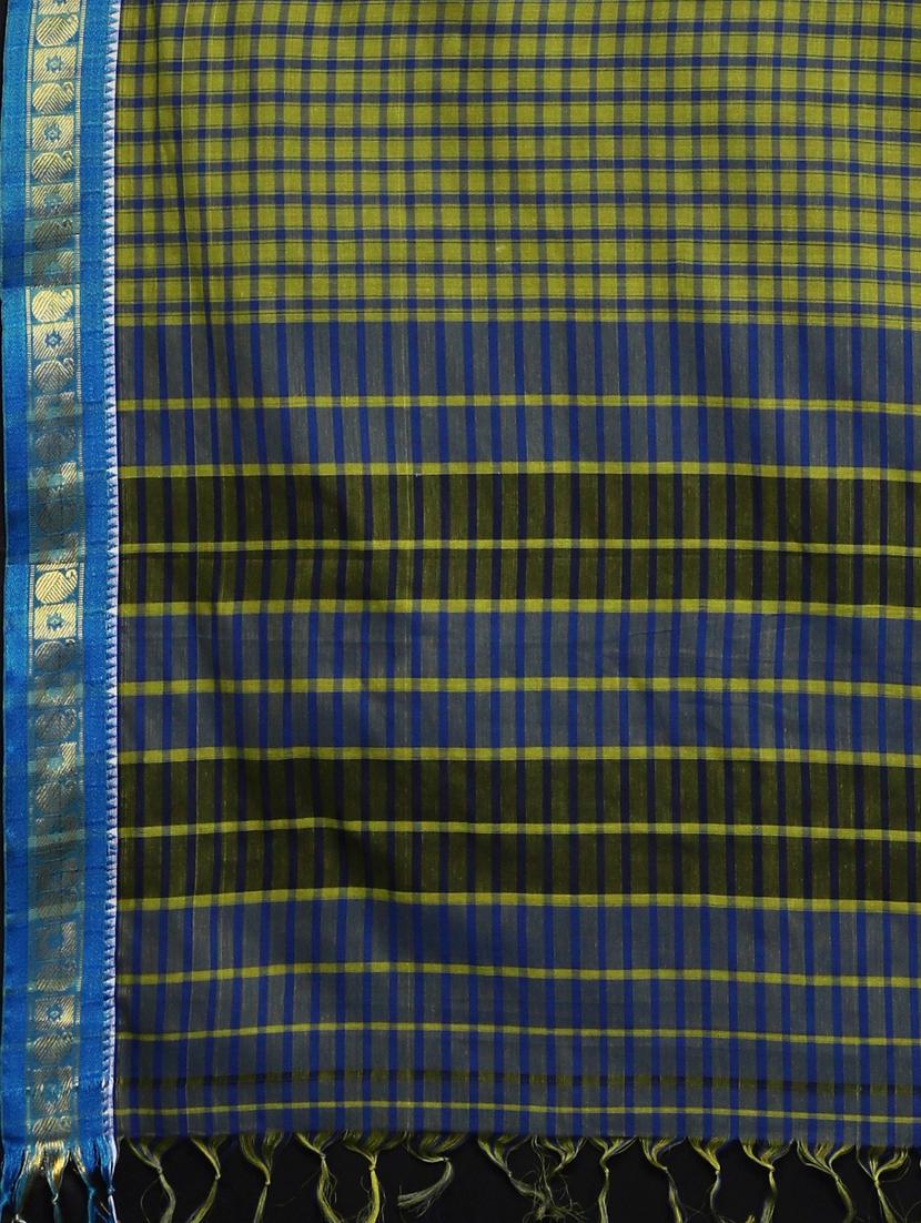 checkered maheshwari saree with blouse - 17540684 - Zoom Image - 3