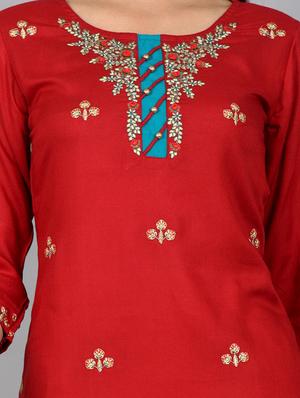 embroidered straight kurta - 17541123 - Standard Image - 4