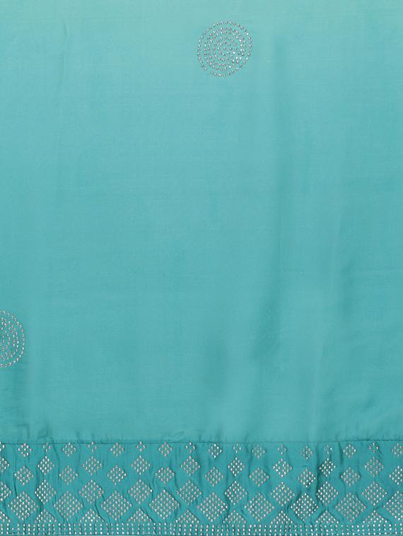 solid embellished bordered saree with blouse - 17541325 - Zoom Image - 4