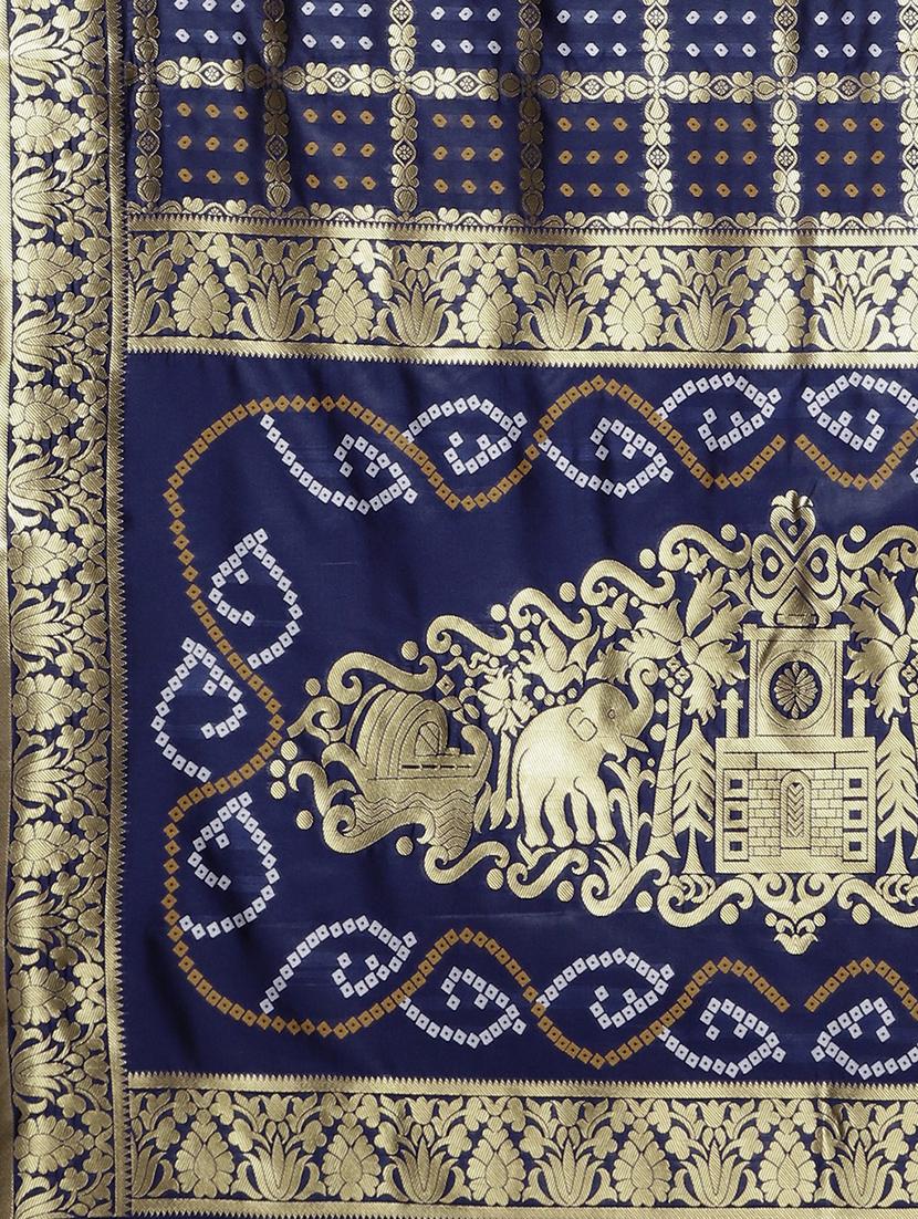 bandhani print banarasi saree with blouse - 17541390 - Zoom Image - 4