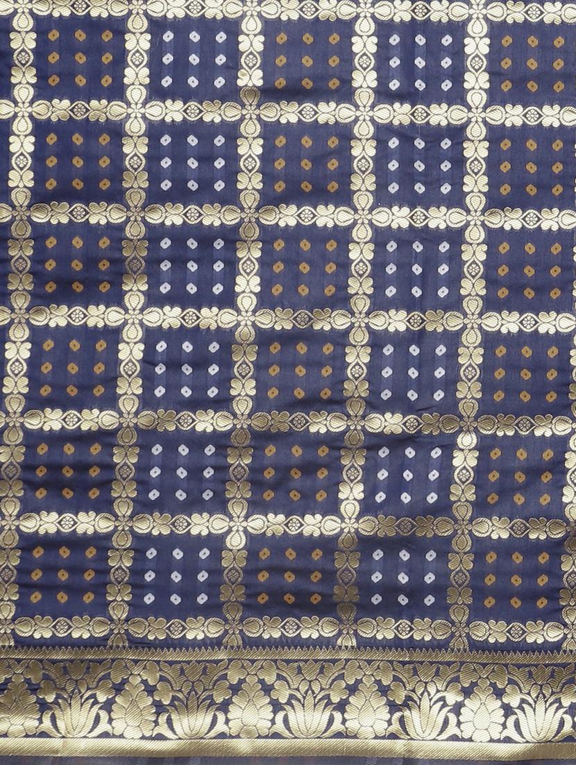 bandhani print banarasi saree with blouse - 17541390 - Zoom Image - 5