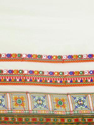 bandhani half and half embroidered saree with blouse - 17541391 - Standard Image - 4