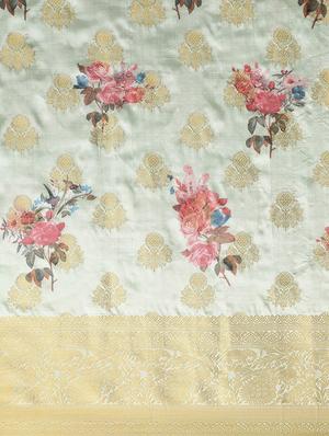 floral print jacquard banarasi saree with blouse - 17541423 - Standard Image - 4