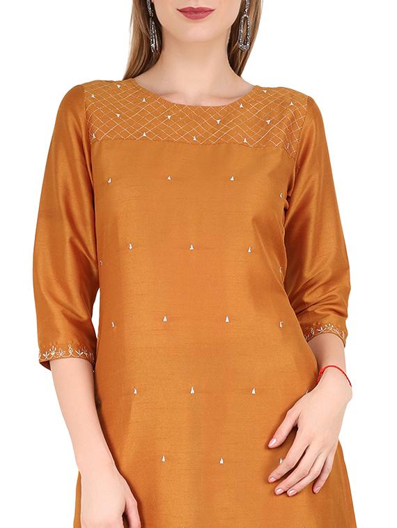 embroidered straight kurta - 17541436 - Zoom Image - 4