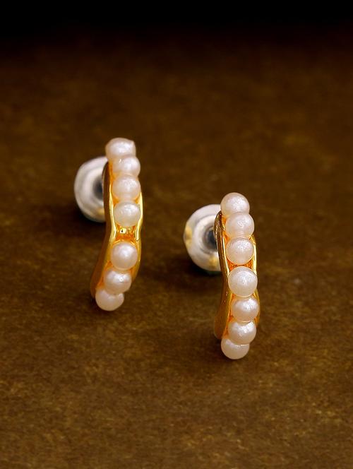 gold metal studs earring - 17542773 - Standard Image - 1