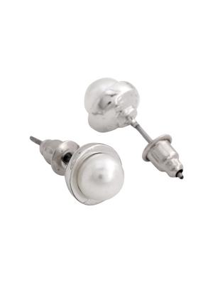 silver metal studs earring - 17542849 - Standard Image - 4