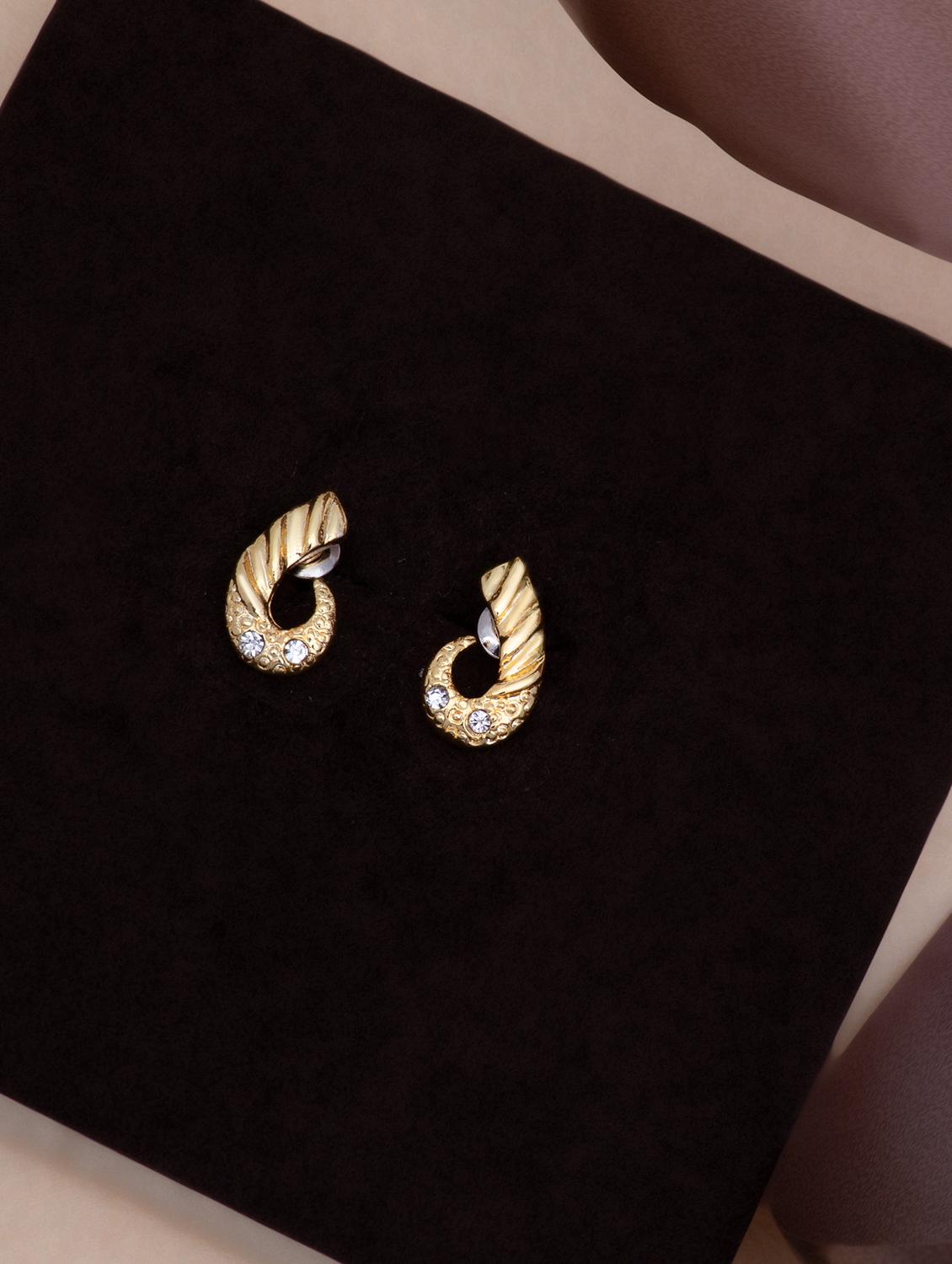 gold metal studs earring - 17542923 - Zoom Image - 1