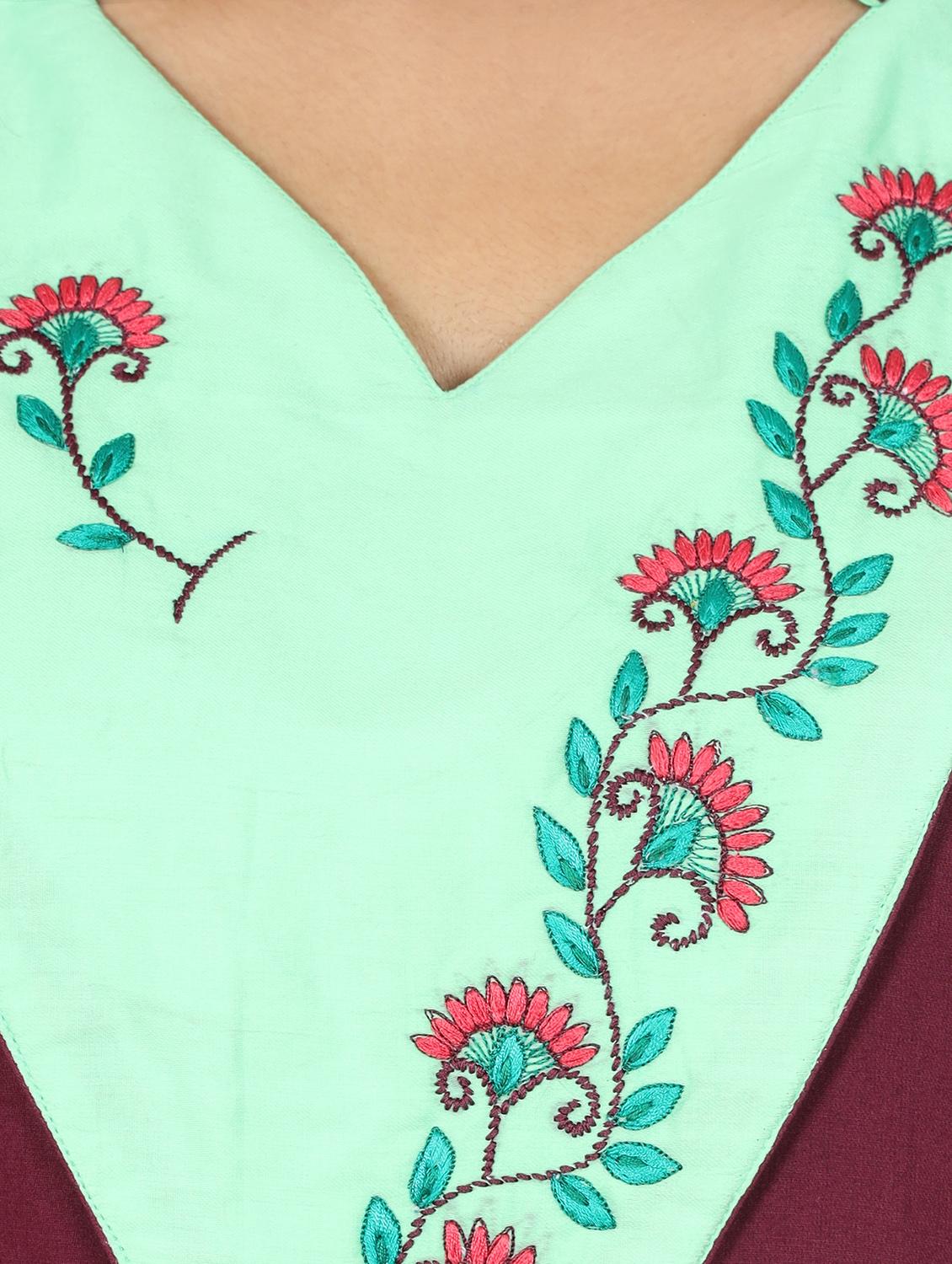 embroidered flared kurta - 17545512 - Zoom Image - 4