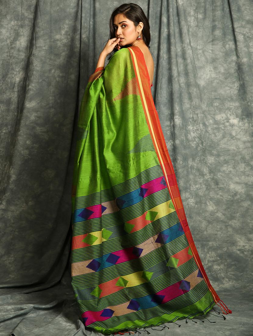 solid bordered saree with blouse - 17546976 - Zoom Image - 2