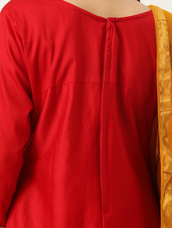 embroidered unstitched suit - 17548835 - Zoom Image - 4