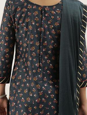 printed unstitched suit - 17548839 - Standard Image - 4