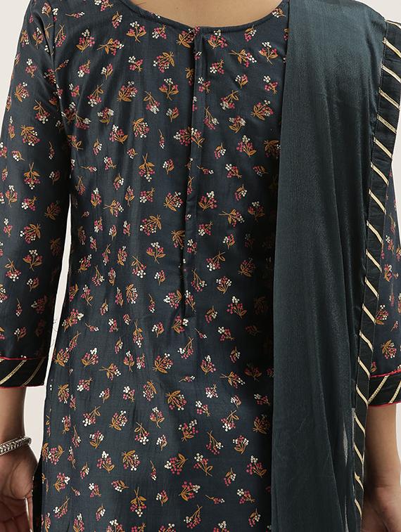 printed unstitched suit - 17548839 - Zoom Image - 4