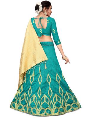 embroidered flared lehenga - 17548867 - Standard Image - 3
