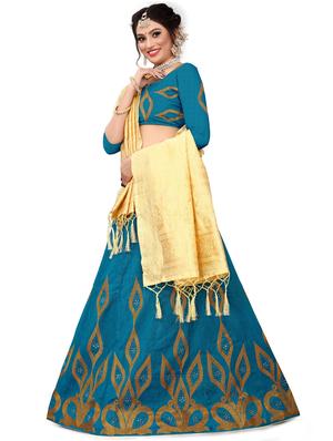 embroidered flared lehenga - 17548868 - Standard Image - 2