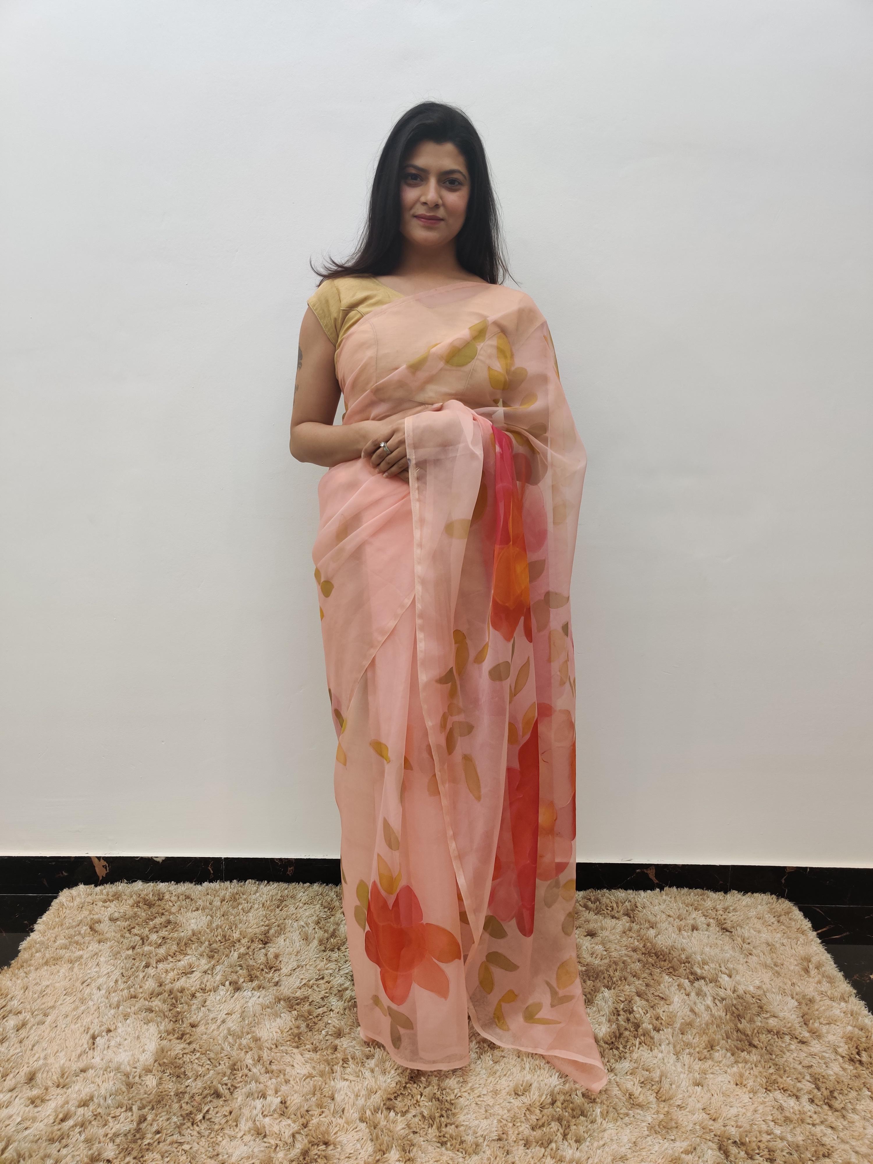 baby pink hand print saree - 17548905 - Zoom Image - 1