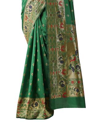 jacquard woven saree with blouse - 17549272 - Standard Image - 4