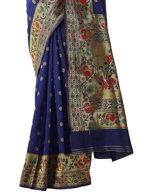 jacquard woven saree with blouse - 17549273 - Standard Image - 4