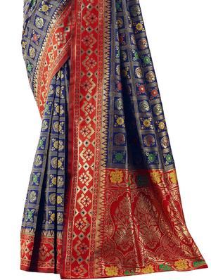 jacquard woven saree with blouse - 17549277 - Standard Image - 4