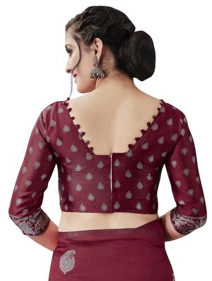 jacquard woven saree with blouse - 17549318 - Standard Image - 4